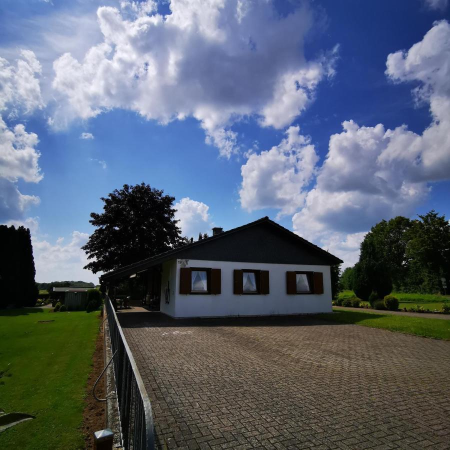 Bb19 Eifel-Ferienhaus Am Moseltal Mit Saunahaus Beuren  Kültér fotó
